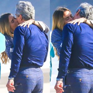 Eita Leila! Beijo de Carolina Dieckmann e Alexandre Nero em gravação de 'Vale Tudo' dá spoiler de fim de namoro com Renato. Fotos!