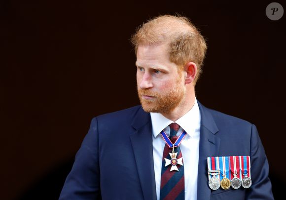 Conforme informou a People, Harry deve receber uma indenização de oito dígitos, cerca de R$ 72 milhões