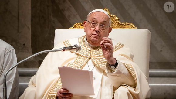 Papa Francisco, internado há quase uma semana com pneumonia bilateral, tem estado de saúde atualizado em 19 de fevereiro de 2025