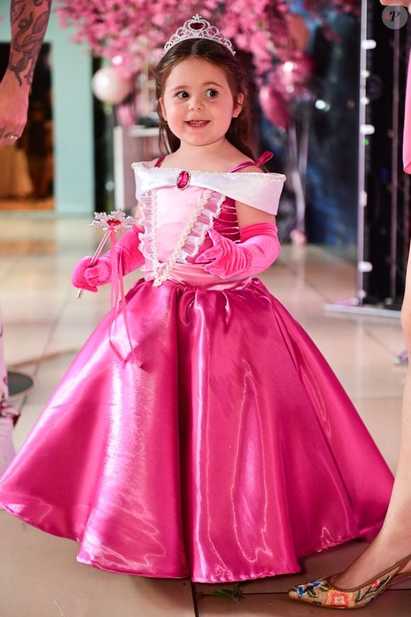 Lua Di Felice se vestiu de Cinderela e encantou com um vestido rosa super fofo