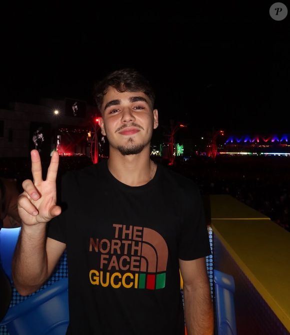 Chris afirma que, após tentativas de resolver a situação com a Globo, o trabalho de Xande foi sendo minado de forma sutil, especialmente após a entrada de Chico Accioly como diretor artístico de elenco da emissora.