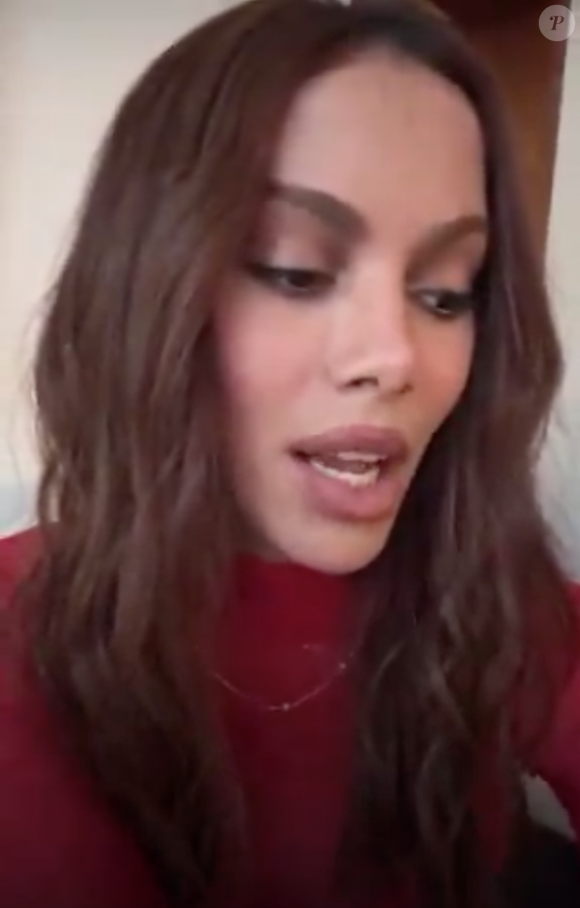 Anitta: "Se a pessoa escolheu ser famosa está tudo bem acabar com o psicológico dela, até ela ficar doida? Enfim, eu estou ótima e está tudo bem comigo"