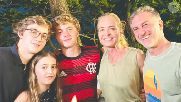 Angélica demonstra apoio à Virginia Fonseca