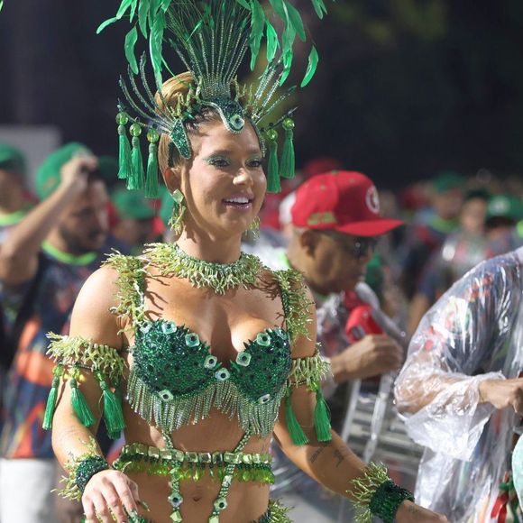 Virgínia Fonseca sambando no primeiro ensaio técnico na Sapucaí neste domingo, 1 de janeiro de 2026