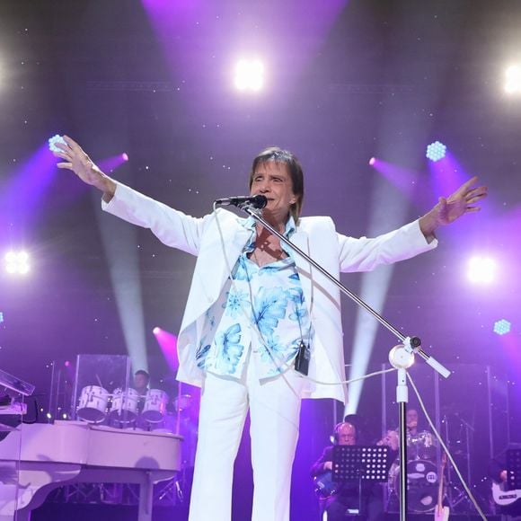 Em 2006, Roberto Carlos lançou uma sessão de perguntas e respostas para os fãs em seu site oficial, onde confirmava ou desmistificava traços de seu comportamento