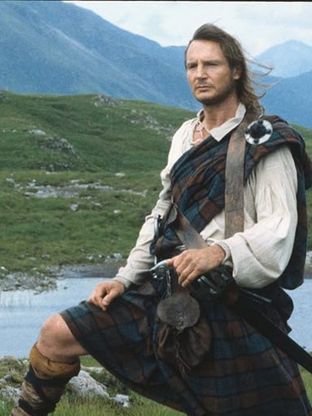 O filme de época com Liam Neeson para assistir hoje em streaming