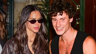Não se desgrudam! Bruna Marquezine e Shawn Mendes se jogam em roda de samba com Dua Lipa e Sasha Meneghel. Veja vídeos e fotos!