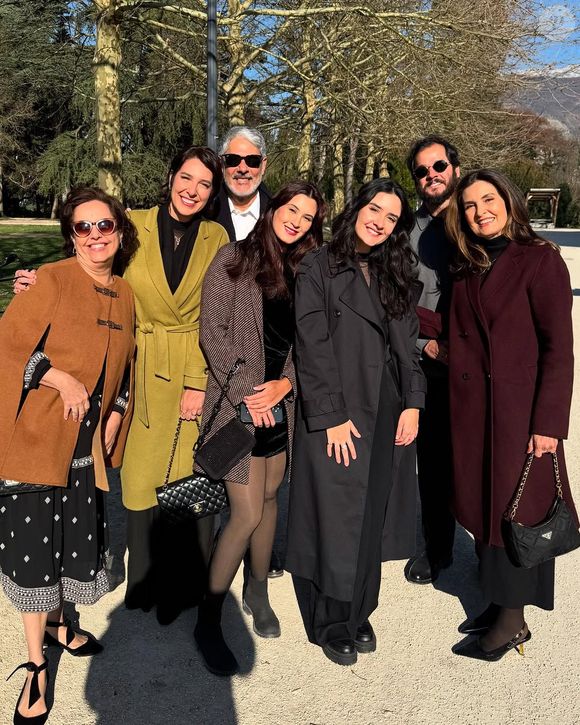 Neste sábado (08), Fátima Bernardes e William Bonner voltaram a posar juntos em fotos nas redes sociais