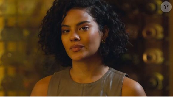 Bella Campos aderiu ao cabelo curto durante a novela 'Vale Tudo'