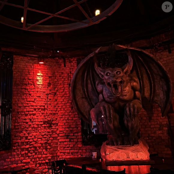 Apesar da preocupação com vazamentos, uma convidada publicou no TikTok um vídeo do evento com o título "MELHOR FESTA DE HALLOWEEN"; segundo a Piauí, Daniel Vorcaro teria ficado irritado e pedido a retirada do conteúdo, que acabou sendo apagado