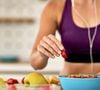 É preciso também ter estratégias abrangentes de alimentação, trabalhando superávit ou déficit calórico de acordo com sua gordura corporal média
