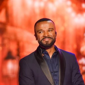 Alexandre Pires também foi clicado emocionado ao lado de Zezé Di Camargo