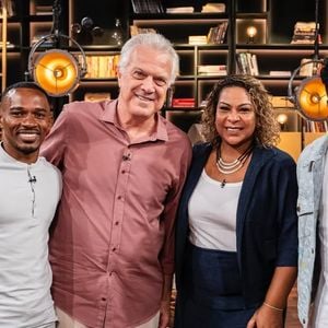 Mãe de Endrick já cortou Gabriely de uma foto em família