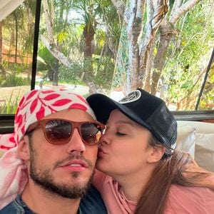 Outros criticaram o fato dela ter retomado seu namoro com Matheus Gabriel