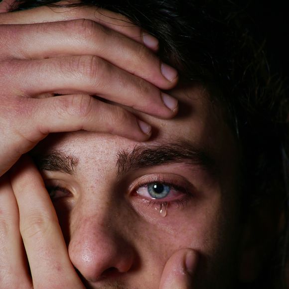 O choro precisa ser encarado como um momento a ser sentido, não apenas como algo a ser evitado ou cessado rapidamente