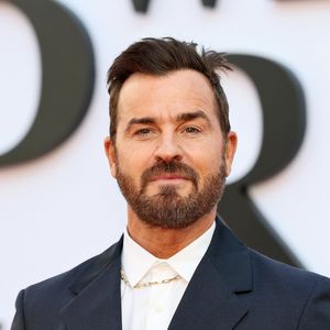 Interpretado por Justin Theroux, o bilionário da tecnologia de 'O Diabo Veste Prada 2' tenta comprar a revista Runway e muda completamente a dinâmica de poder do longa