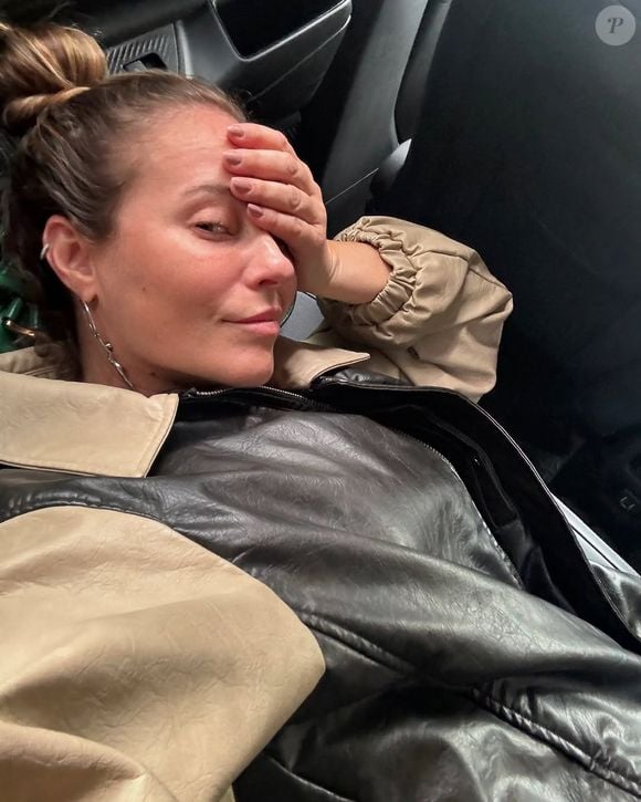 Quando o assunto abaixou, Paolla Oliveira ficou perplexa ao ver uma cobertura da GloboNews de Carnaval com fantasias do seu bumbum