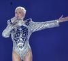 Xuxa rebateu as críticas por conta do figurino ousado com virilha à mostra em sua turnê de despedida