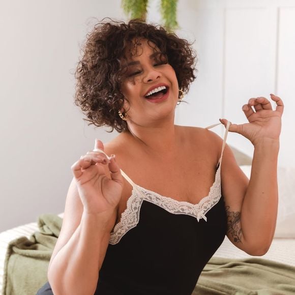Solange Couto protagonizou um ensaio sexy na web recentemente, com o objetivo de combater o etarismo e fortalecer a sensualidade da mulher madura