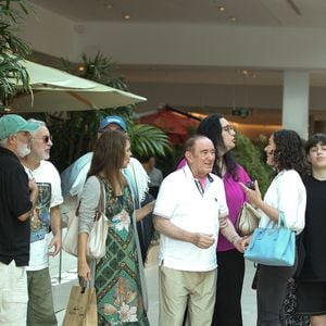 Renato Aragão disse que ele vem sendo vítima de uma campanha na web que inventa notícias contrárias à sua imagem