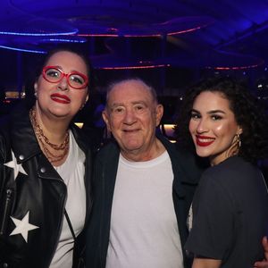 Filha caçula de Renato Aragão, Lívian Aragão já fez novela na Globo e uma série de trabalhos ao lado do pai