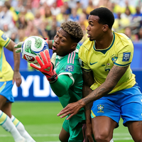 Filho de pai ganês e mãe japonesa: saiba quem é Zion Suzuki, goleiro do Japão de 23 anos que garantiu a permanência do Brasil na Copa do Mundo 2026