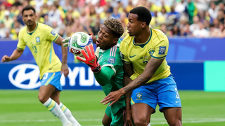 Filho de pai ganês e mãe japonesa: saiba quem é Zion Suzuki, goleiro do Japão de 23 anos que garantiu a permanência do Brasil na Copa do Mundo 2026