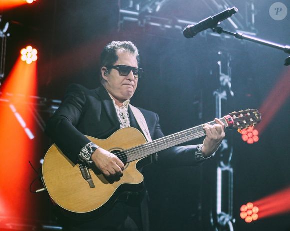 Novo visual de Marrone também corrigiu suas 'orelhas de abano' que o incomodavam