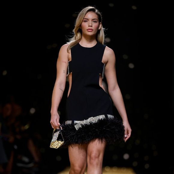 Gabriely Miranda, mulher de Endrick, estreia na Semana de Moda de Madrid