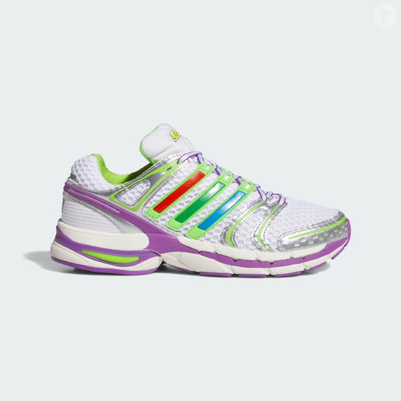 Ao infinito e além do estilo: o Adidas Pixar Toy Story Adistar Control 5 transforma Buzz Lightyear em inspiração para um visual urbano