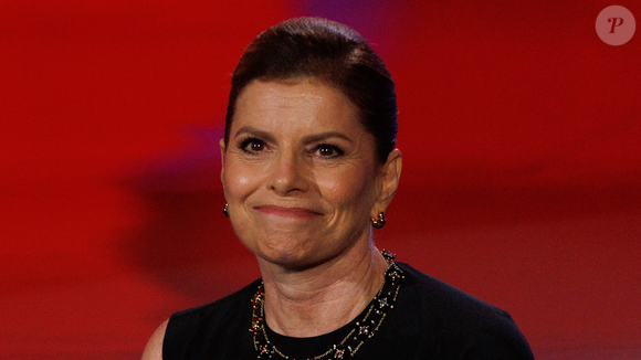 Nas redes sociais, internautas ironizaram os elogios de Debora Bloch a Manuela Dias