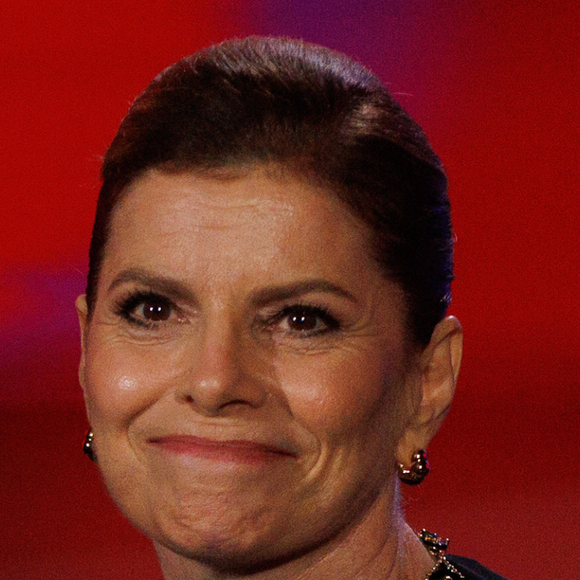 Nas redes sociais, internautas ironizaram os elogios de Debora Bloch a Manuela Dias