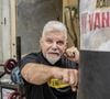 O ator contou que, seguindo o conselho de uma produtra, embarcou para Zurique, na Suíça, com a passagem de ida e volta, sem dinheiro para comer
