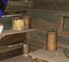 Ao serem encontrados, a cabana onde a família morava parecia uma máquina do tempo com coisas muito antigas