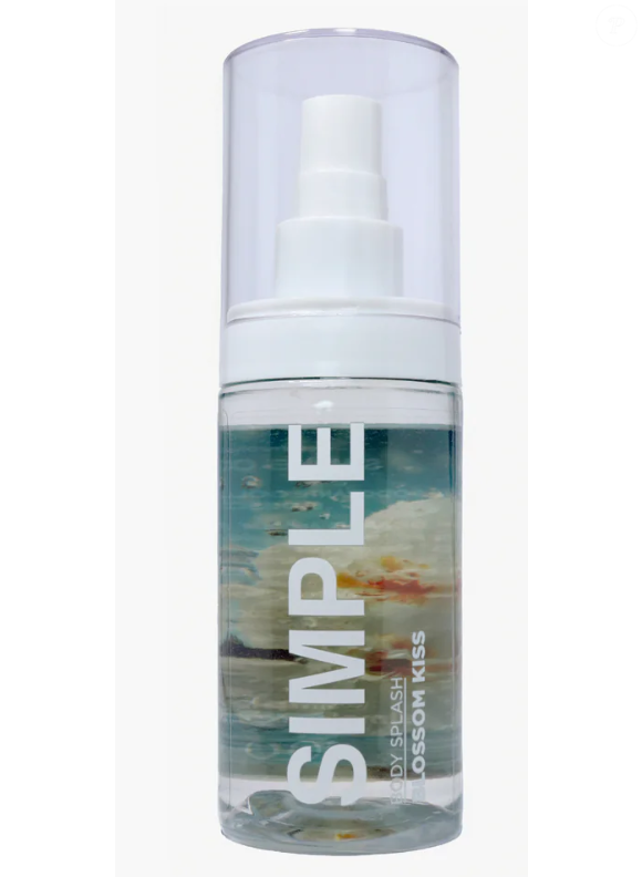 Carminha de 'Avenida Brasil' também aposta em body splash: vilã da Globo poderia apostar no Blossom Kiss, da Simple Organic. Ele traz notas de peônia, jasmim, sândalo e patchouli.