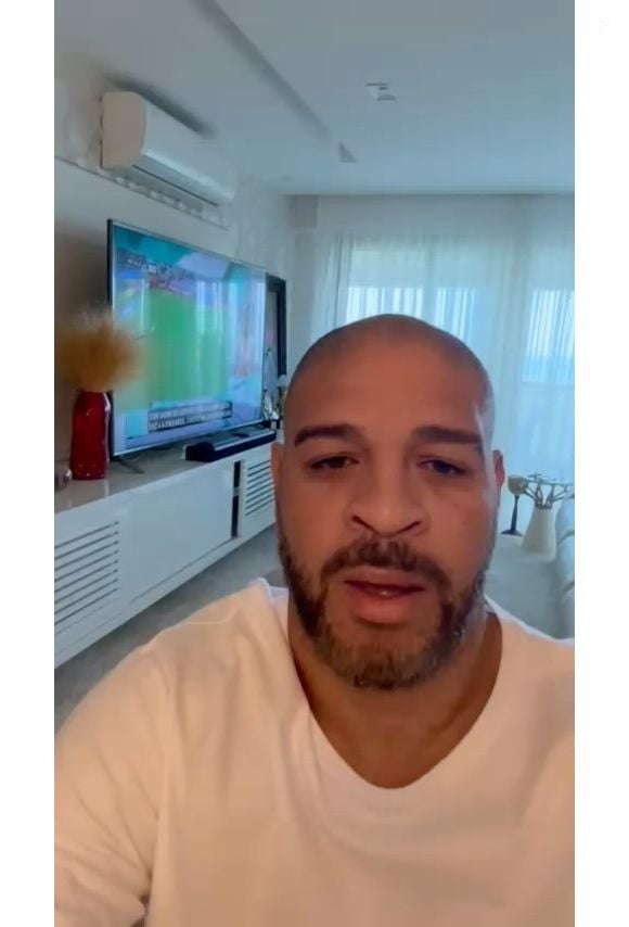 Adriano Imperador confessou que queimadura no calcanhar foi por conta do espacamento da moto