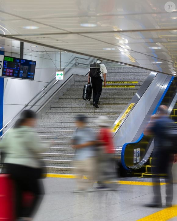 A psicologia também relaciona esse hábito a traços de personalidade como impaciência e perfeccionismo