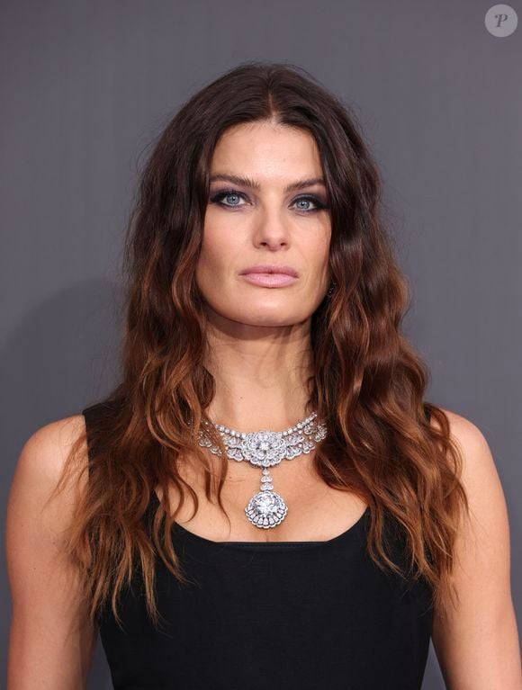 Isabeli Fontana voltou a usar em Cannes a joia histórica da Chopard que já havia estreado em 2018 e, recentemente, apareceu no pescoço de Beyoncé