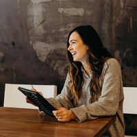 Cada vez mais líderes estão dispostos a renunciar aos seus cargos, não para ir para outra empresa, mas para trabalhar mais onde estão