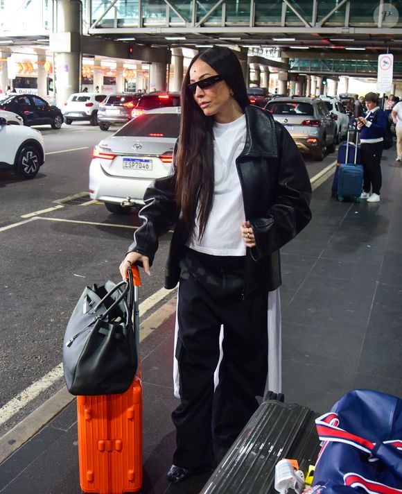 Sabrina Sato volta depois de uma semana em Paris e é recebida com carinho por Nicolas Prattes