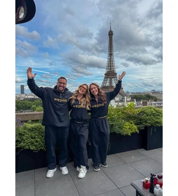 Virgínia Fonseca surgiu com os sócios da We Pink em Paris