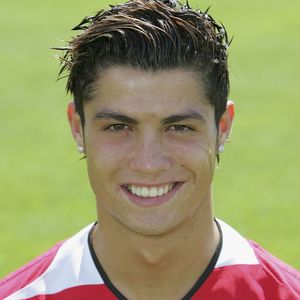 Cristiano Ronaldo usou aparelho ortodôntico por anos até alinhar todos os seus dentes