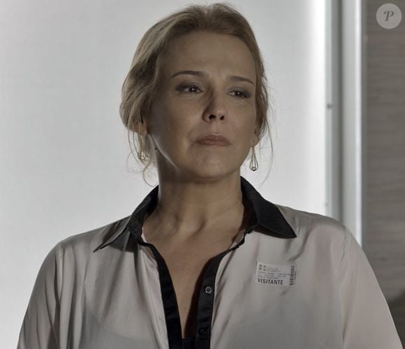 Emília (Ana Beatriz Nogueira) segue em coma após grave acidente
