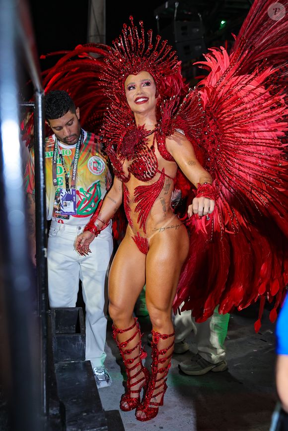 Virgínia Fonseca rainha de bateria da Grande Rio: em 2026, a escola traz o enredo ‘A Nação do Mangue’, que homenageia Pernambuco e a força do movimento Manguebeat