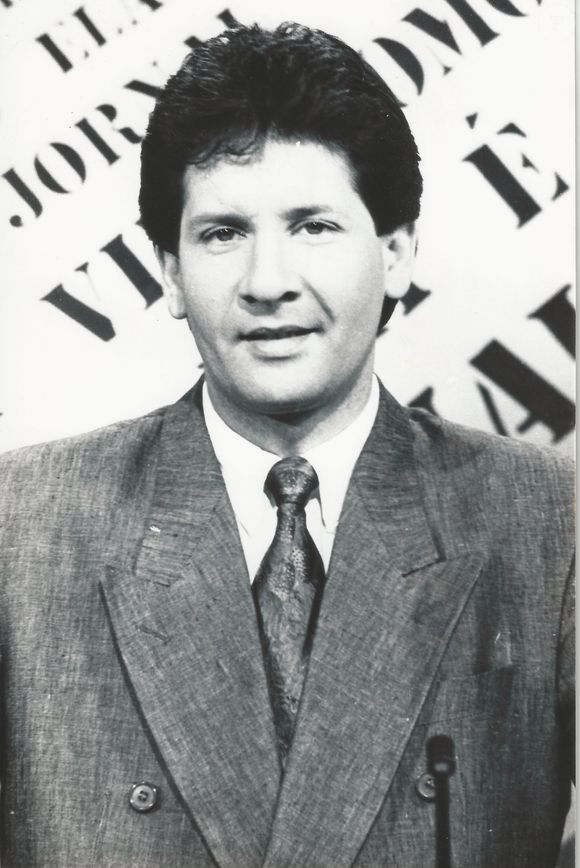 Nova versão do 'Aqui Agora' foi adiada várias vezes pelo SBT - na foto, Sergio Ewerton nos primeiros anos do programa