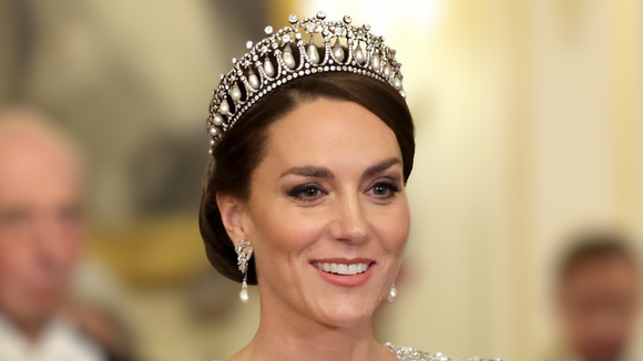 4 perfumes favoritos da família real britânica e + 4 fragrâncias árabes e nacionais para você usar e ter cheiro de realeza