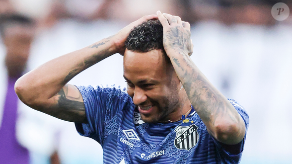 Neymar comentou a publicação com dois emojis: uma bandeira do Brasil e uma palminha