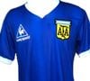 'Privilégio absoluto': a fortuna de R$ 44 milhões que uma camisa da Argentina rendeu a um jogador inglês depois de muita polêmica e um leilão histórico - foto mostra modelo retrô da blusa de 1986