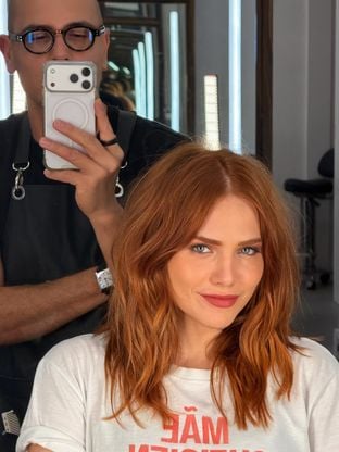 O novo ruivo de Adriana em 'Quem Ama Cuida': hairstylist revela detalhes
