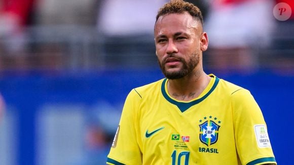 Neymar retorna ao CT Rei Pelé nesta semana enquanto Santos e estafe avaliam os próximos passos da carreira do atacante